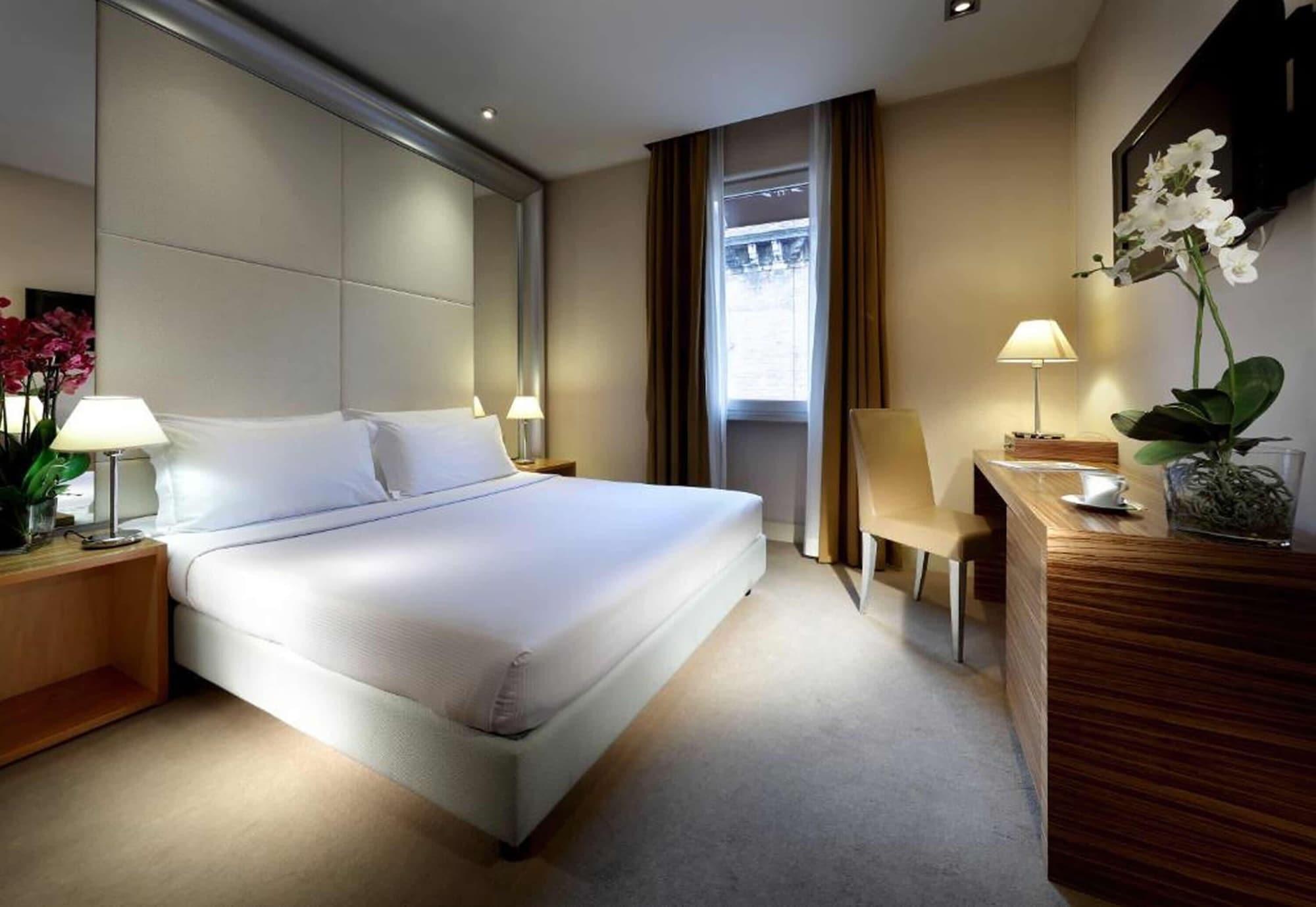 Hotel Saint John Roma Esterno foto