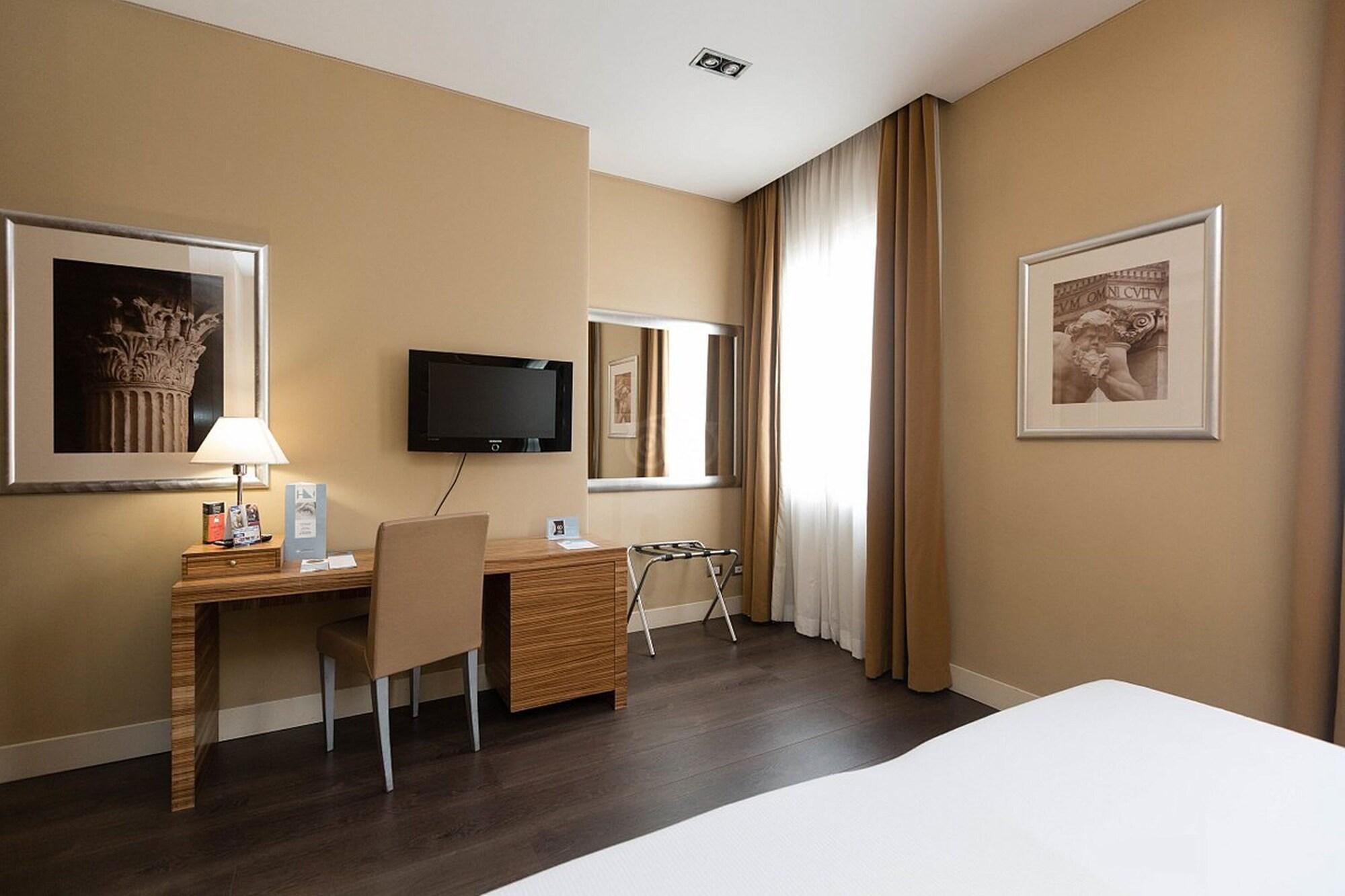 Hotel Saint John Roma Esterno foto