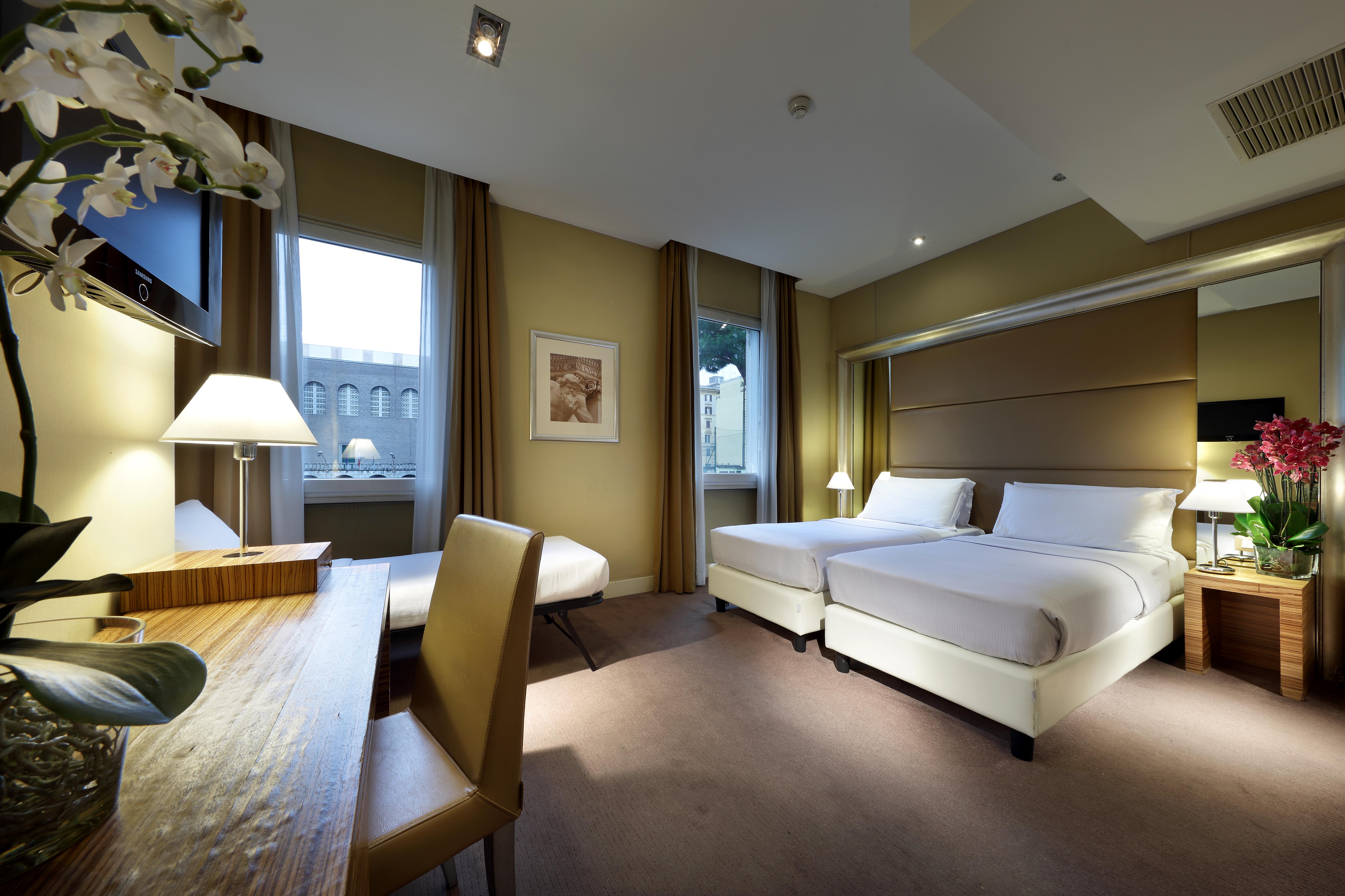 Hotel Saint John Roma Esterno foto