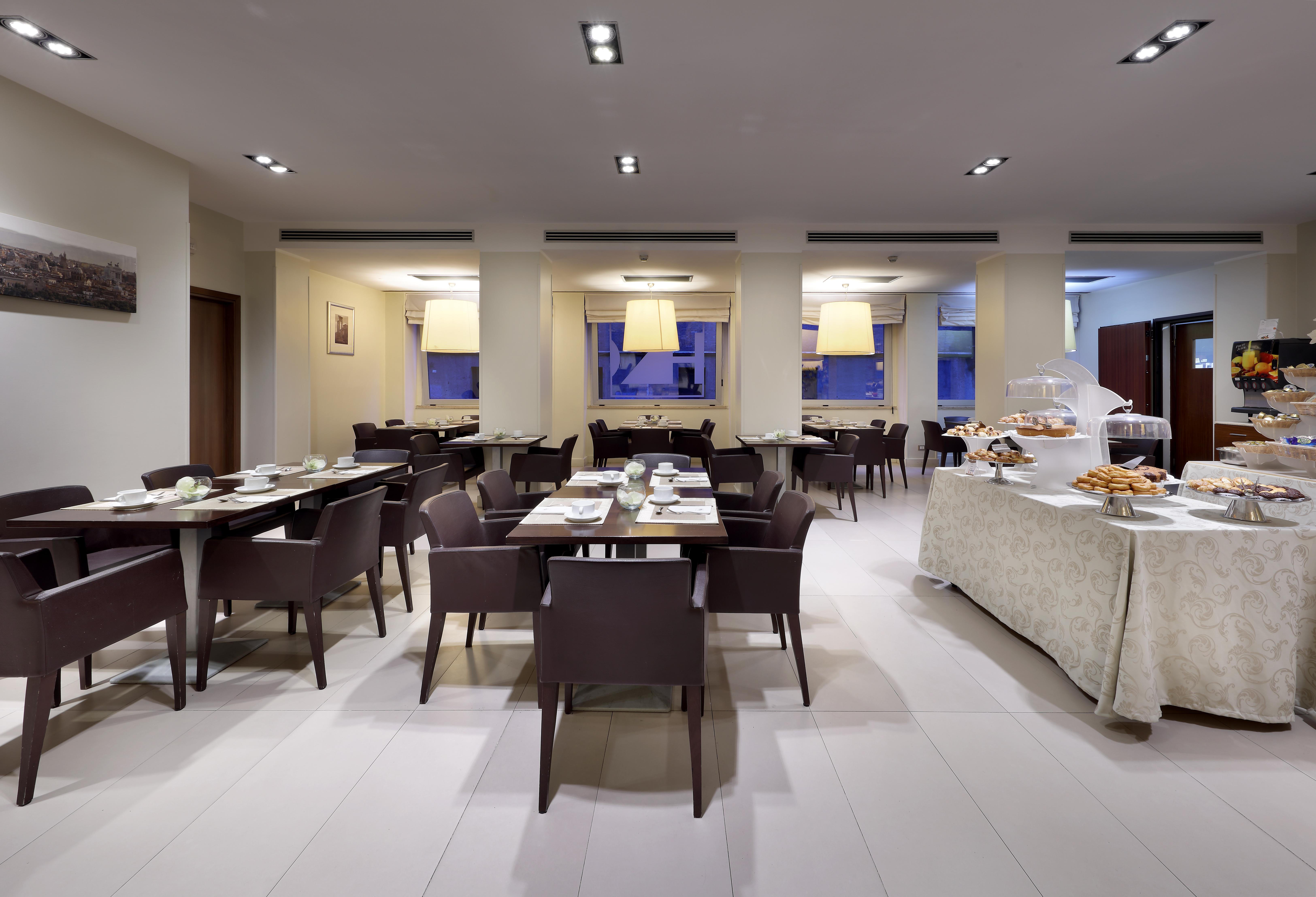 Hotel Saint John Roma Esterno foto