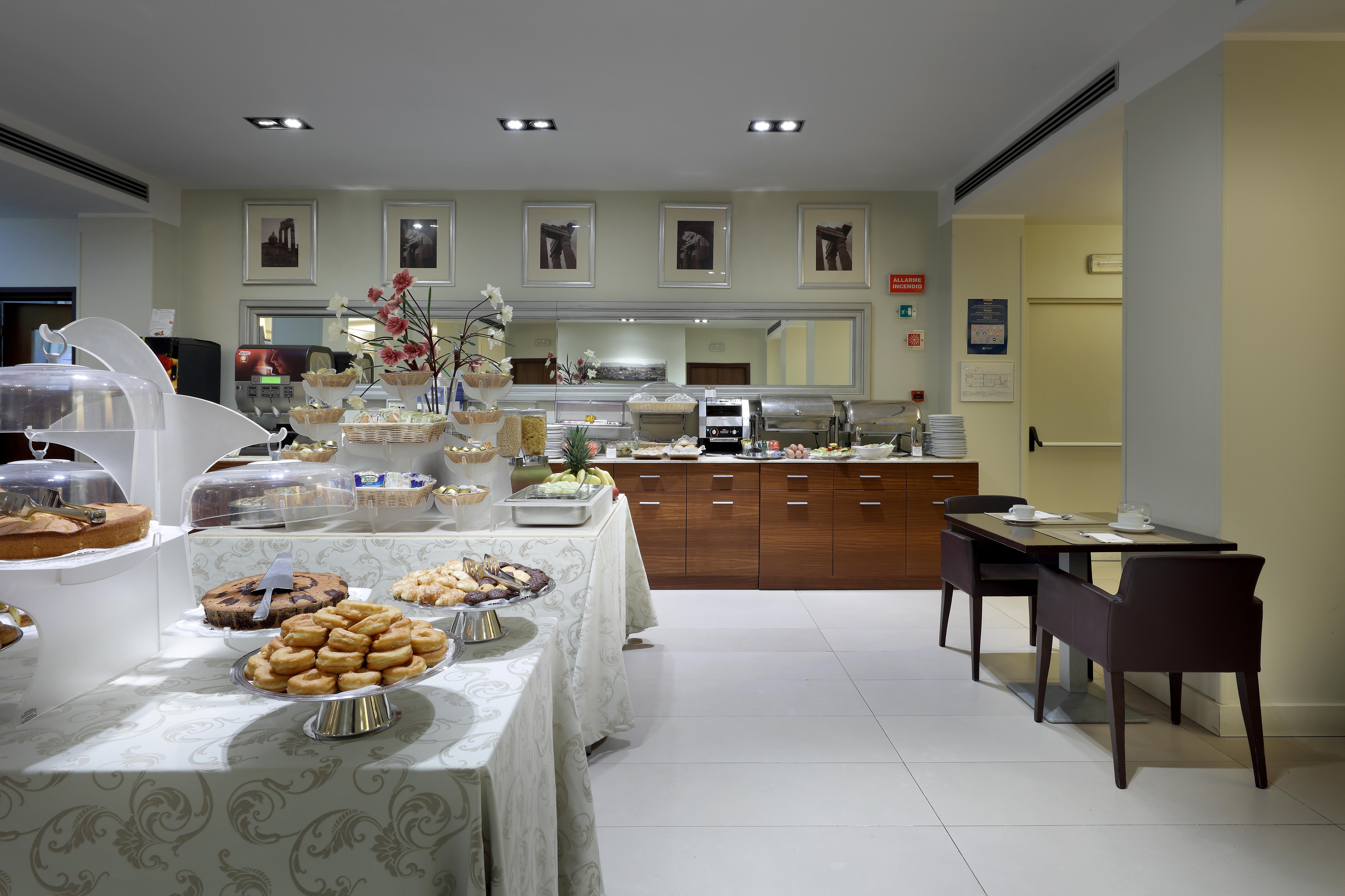 Hotel Saint John Roma Esterno foto