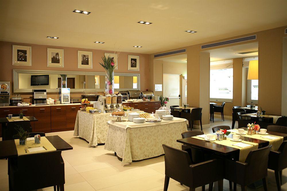 Hotel Saint John Roma Esterno foto