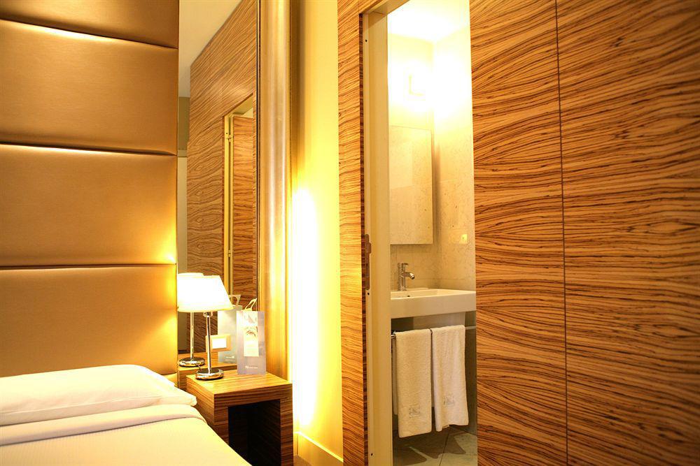 Hotel Saint John Roma Esterno foto